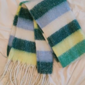 Cool toned AE blanket scarf